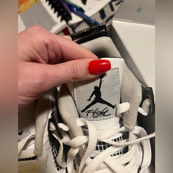 Men’s size 11 Jordan 4’s Retro Military Black in color. NWT. Never worn. - Picture 6 of 13